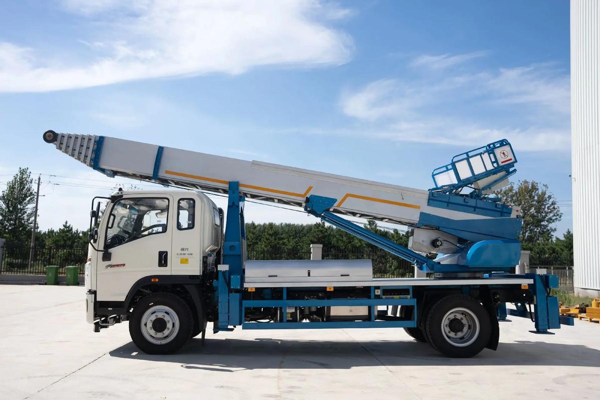 大名县云梯上料车租赁费用