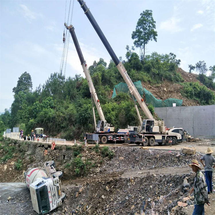 大名县汽车掉沟里叫吊车救援要多少钱